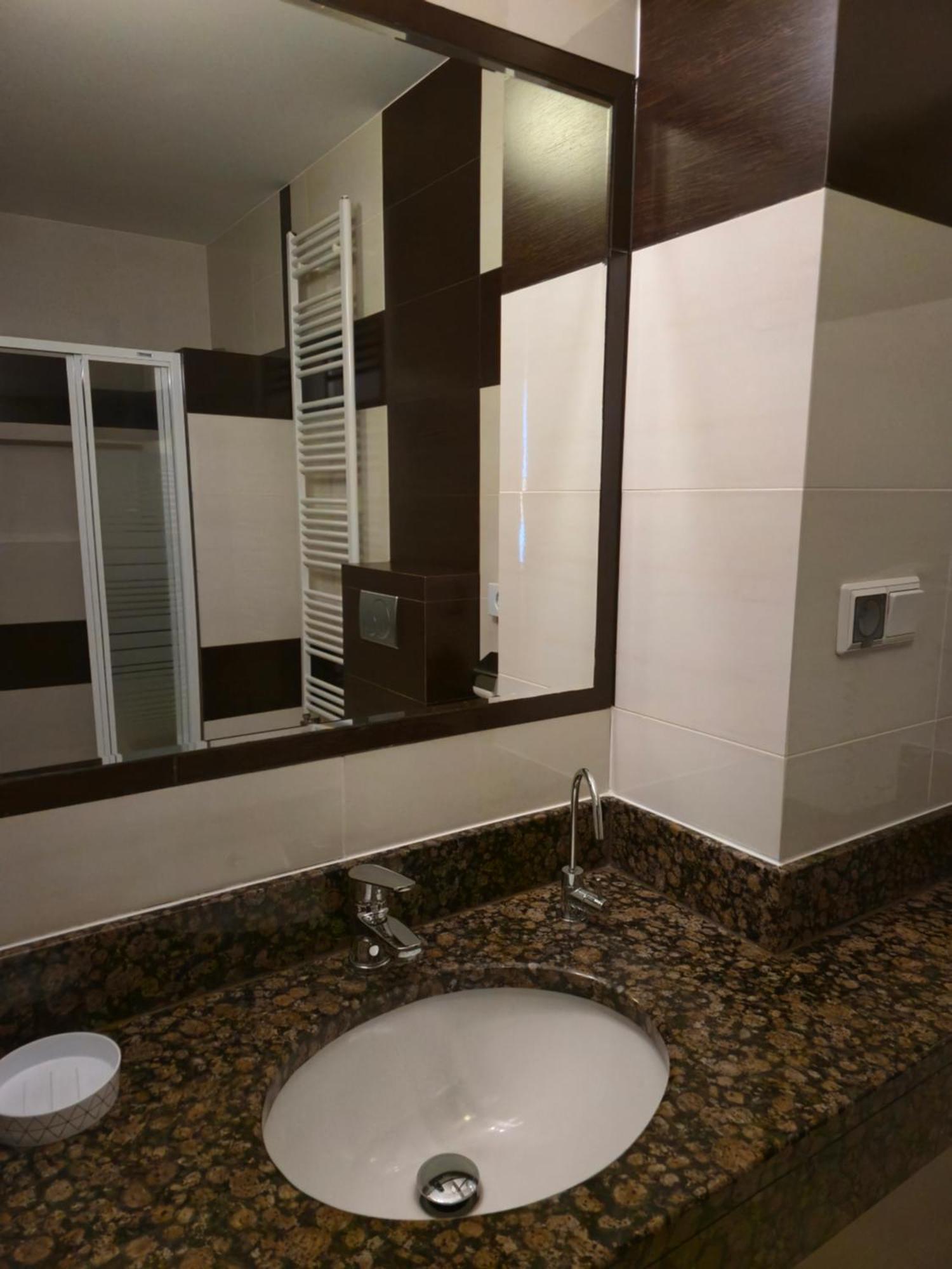 Hotel Dworski Galaktyczny Park Warzymice Eksteriør billede