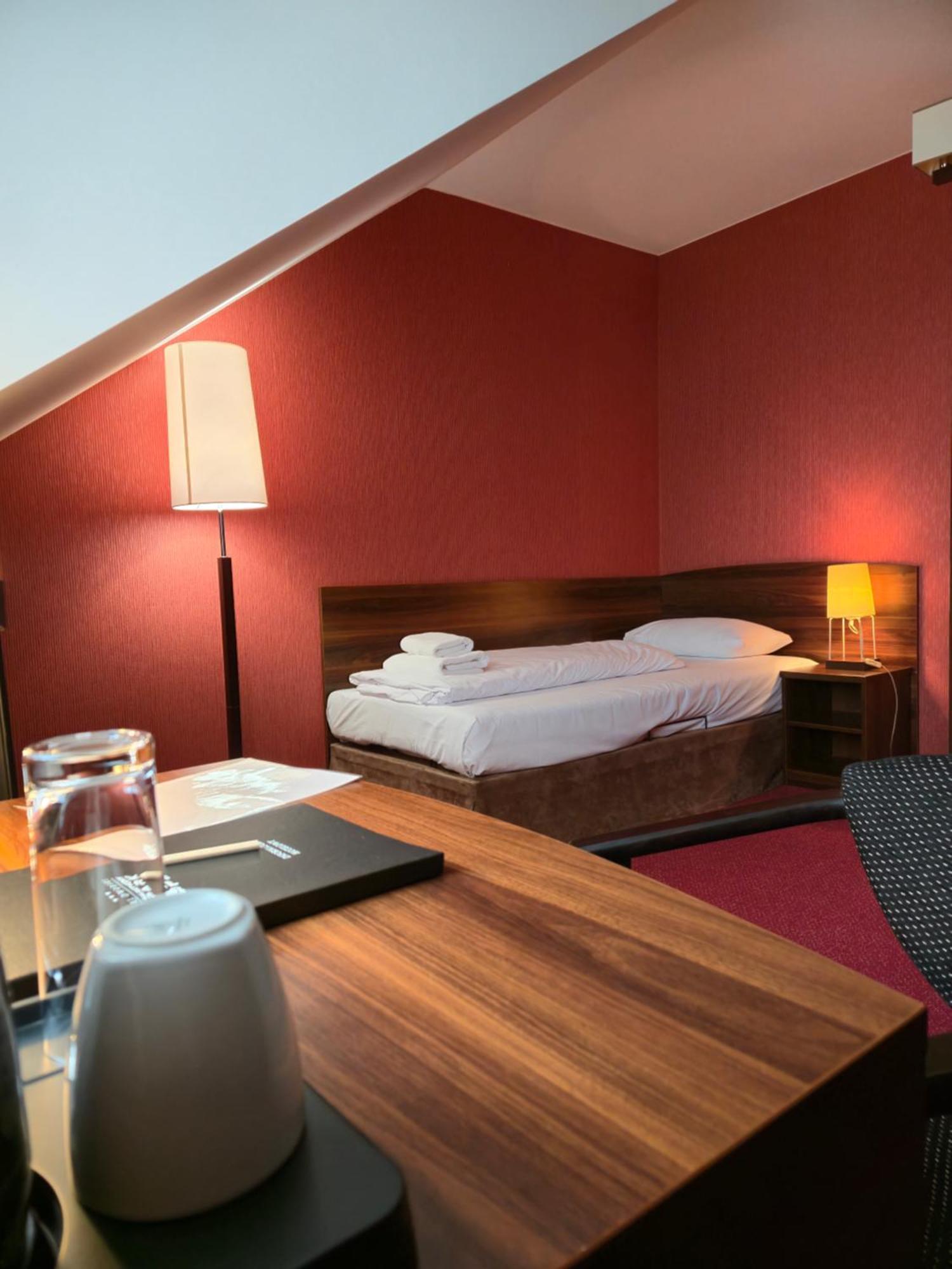Hotel Dworski Galaktyczny Park Warzymice Eksteriør billede